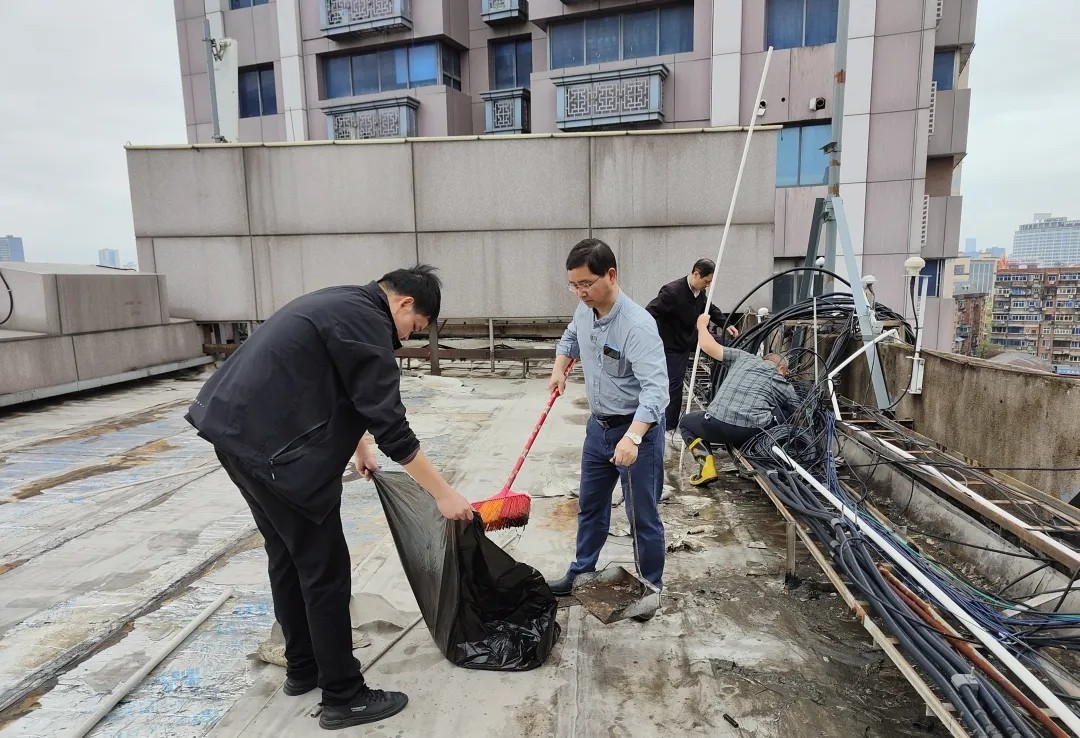 長運物業 專項清理排水設施 確保雨季排水通暢