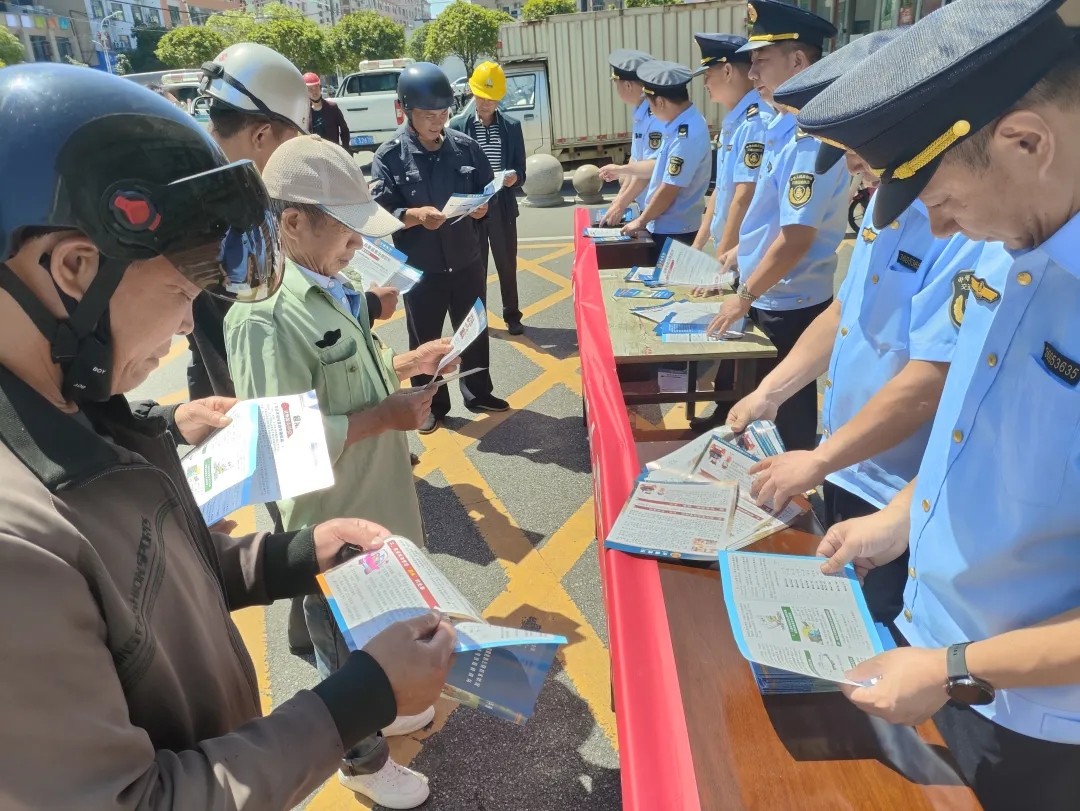 上饒汽運 開展“保障公路暢通 服務人民出行”主題宣傳活動